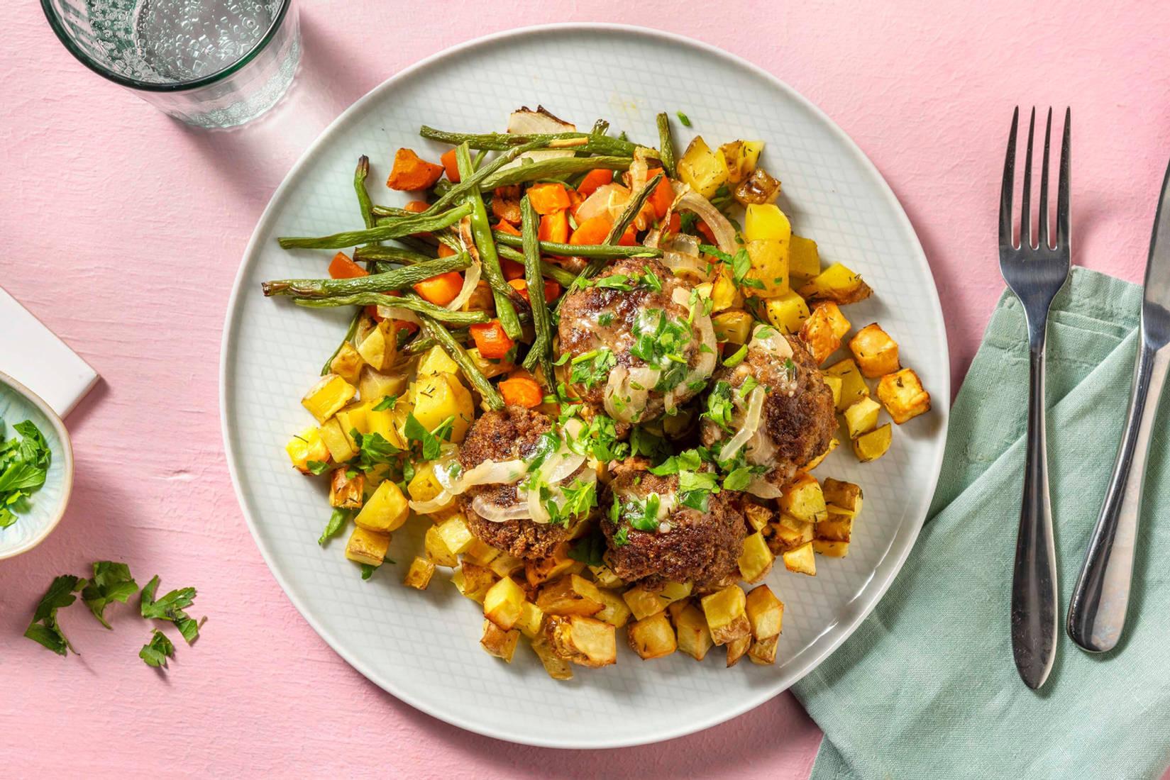 Galettes de bœuf en sauce thym et oignon