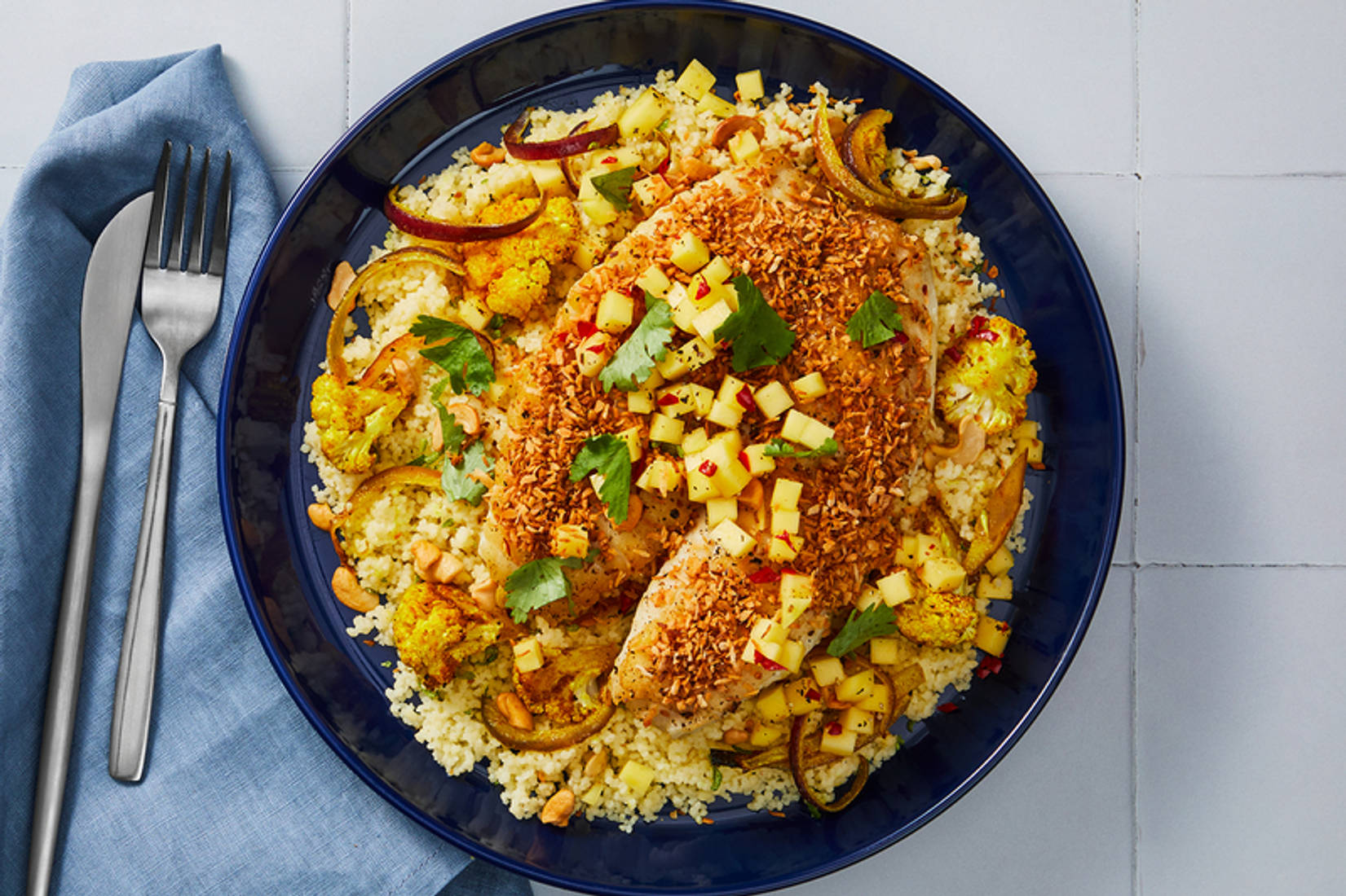 Tilapia poêlé à la noix de coco et salsa à la mangue