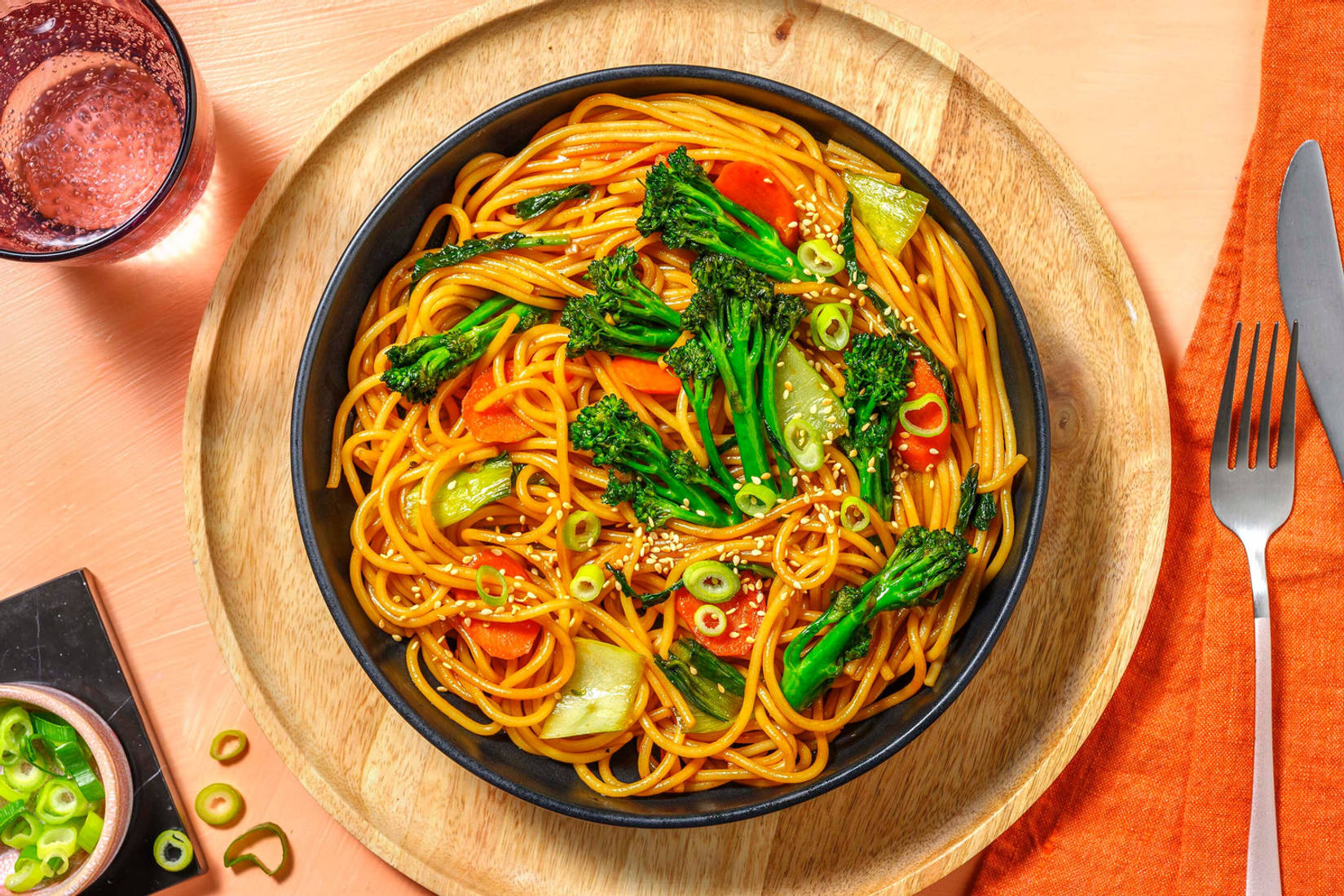 Chow Mein! Gebratene Nudeln mit Brokkolini