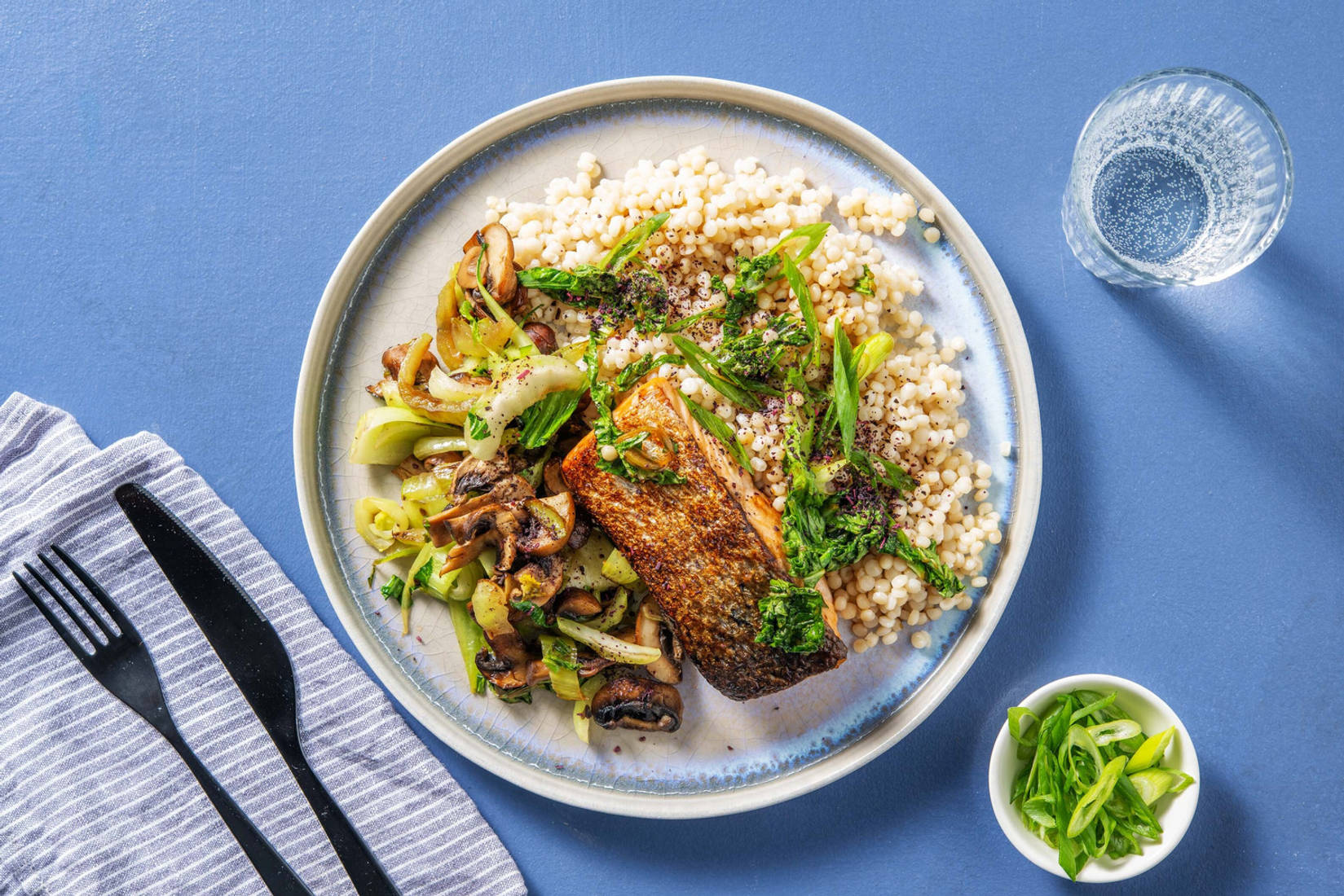 Oosters gemarineerde zalmfilet met parelcouscous