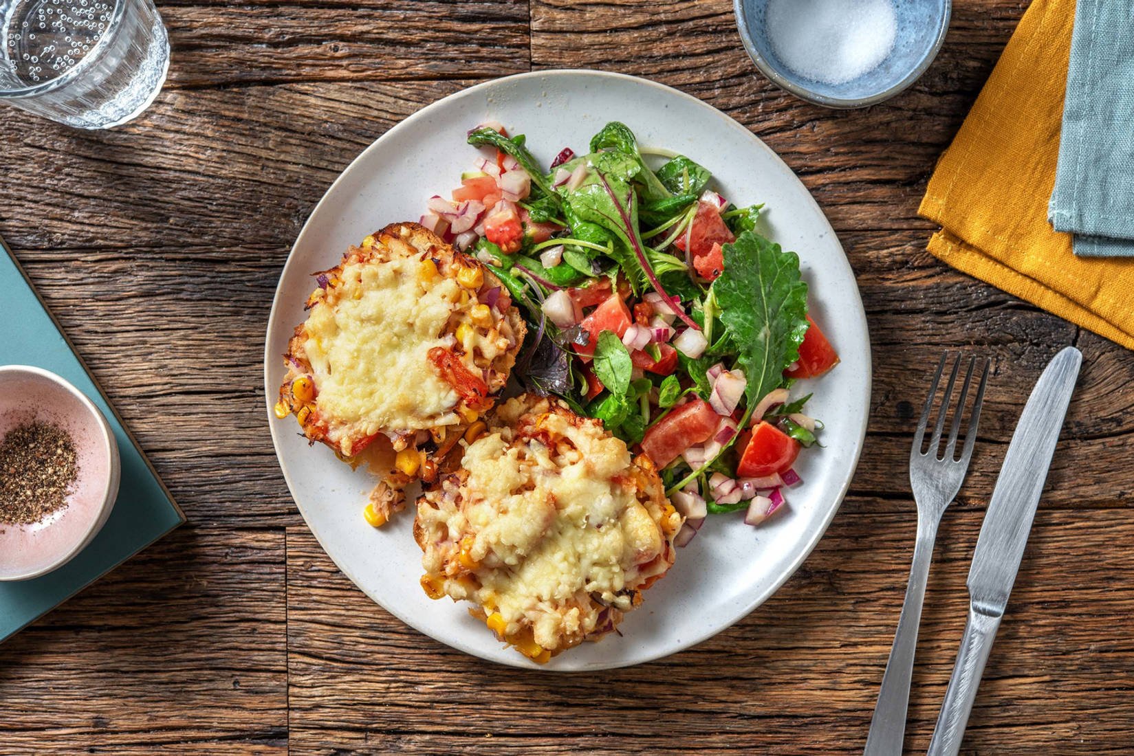 Tuna melts met zure room en mais