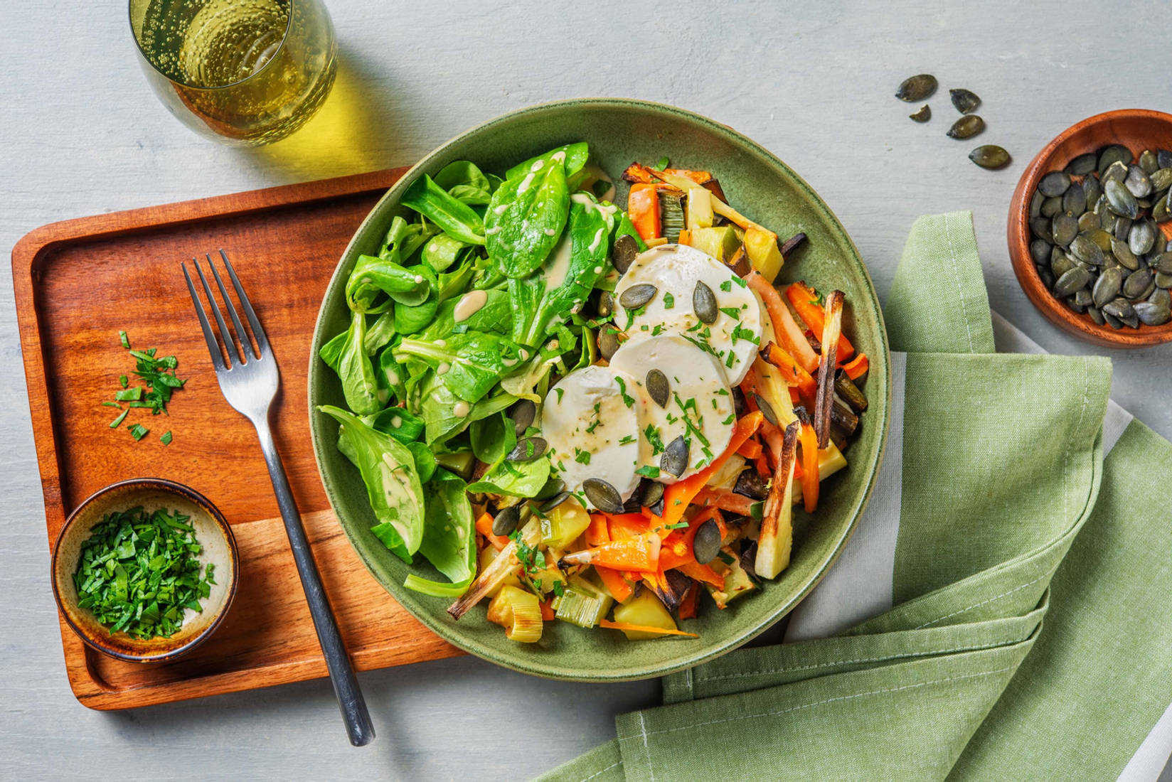 Büffelmozzarella auf gebackenem Wintergemüse