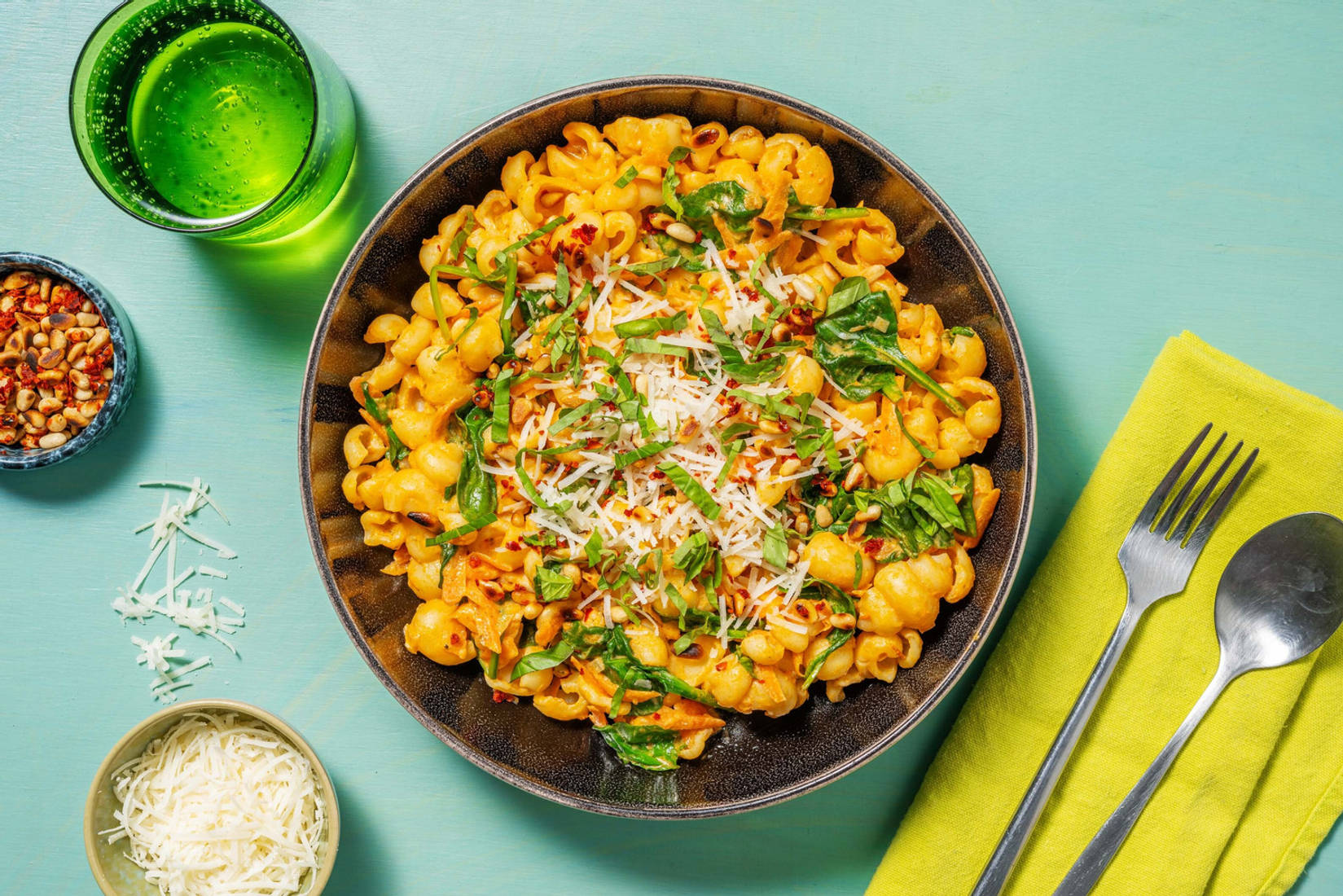 Gnocchetti in Gemüse-Frischkäse-Soße & Spinat