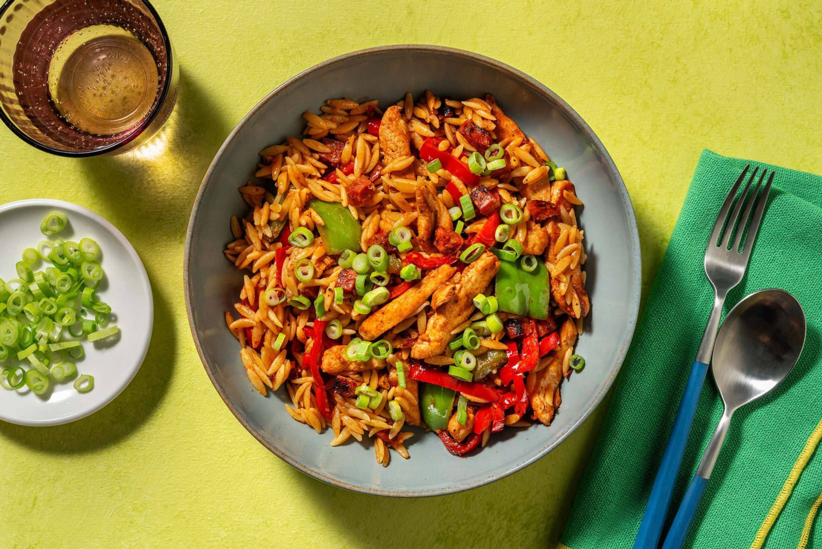 Jambalaya! Kreolische Poulet-Argentinos-Pfanne