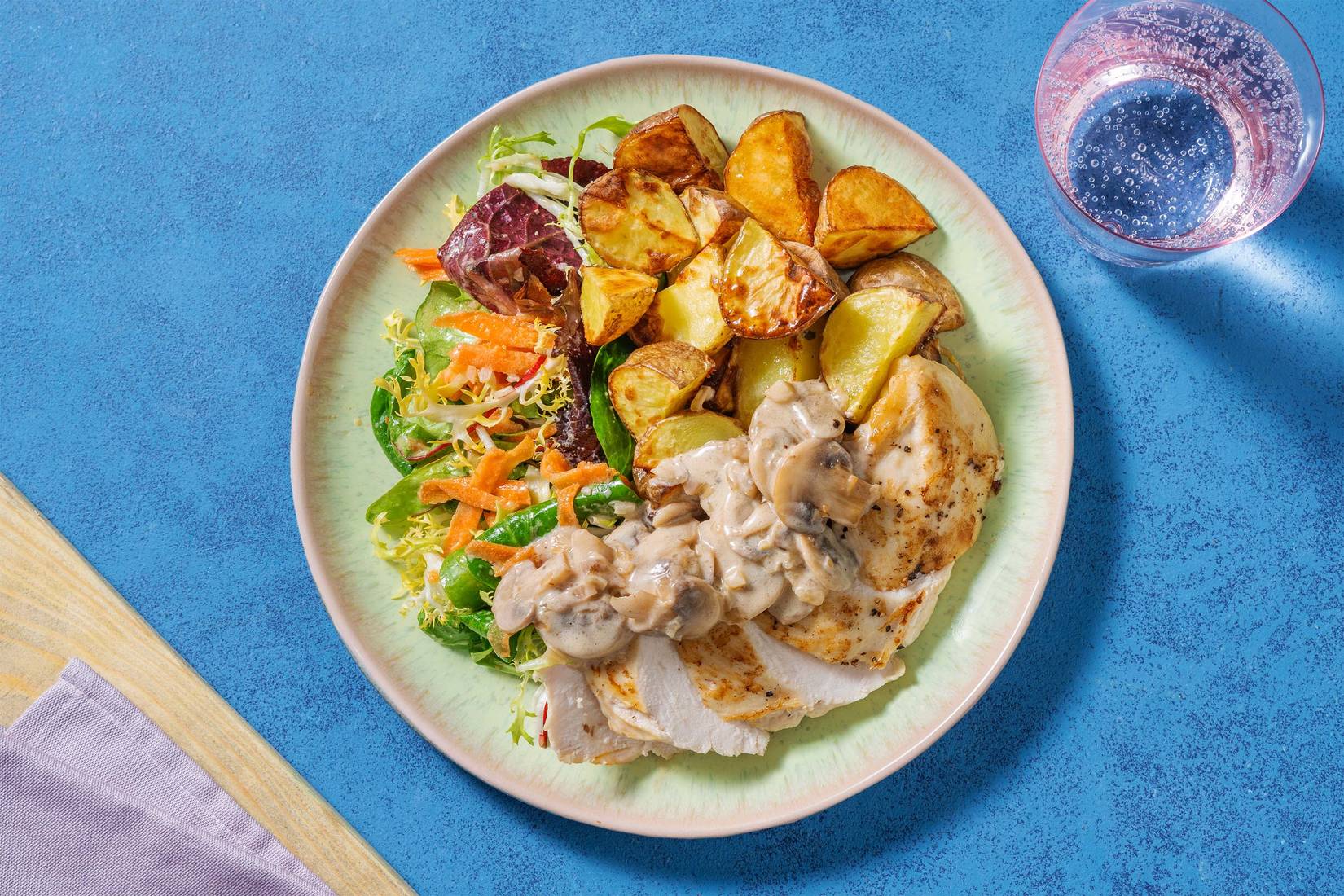 Filet de poulet en sauce crémeuse aux champignons