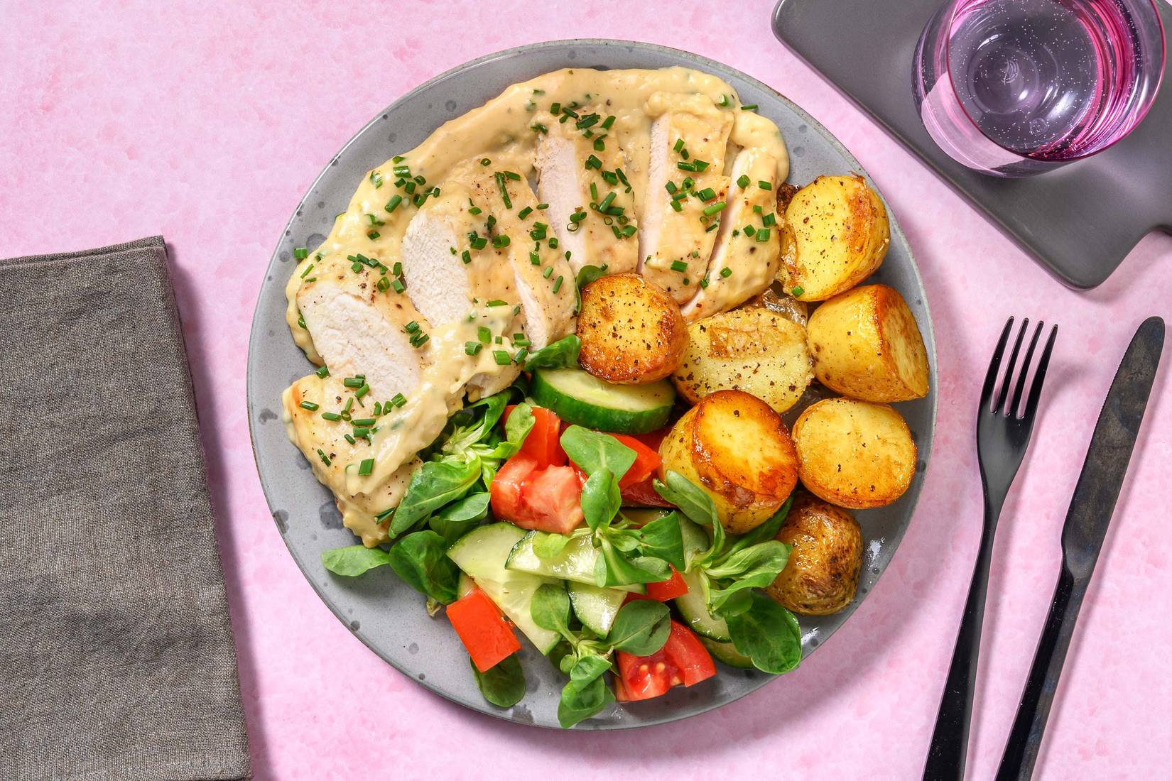 Filet de poulet en sauce crémeuse à la ciboulette
