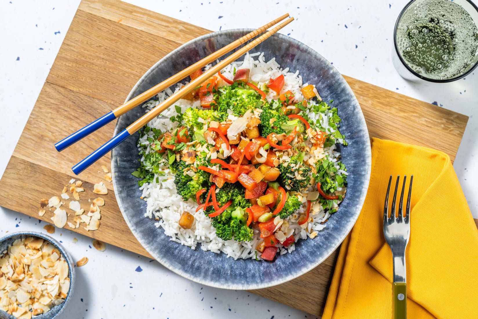 Kuba Kokos Bowl mit Nektarinen-Peperoni-Salsa