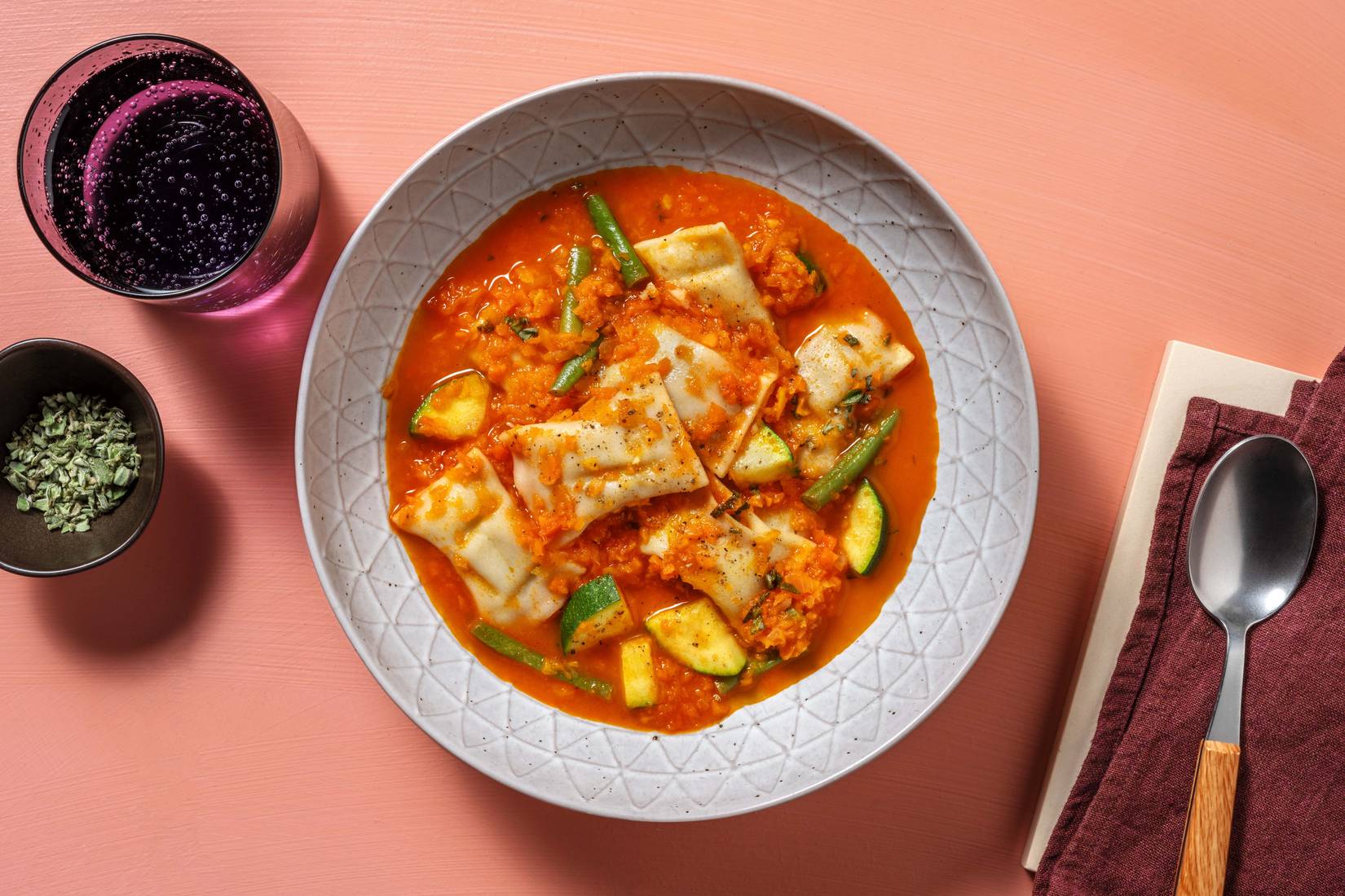 Minestrone mit veganen Maultaschen