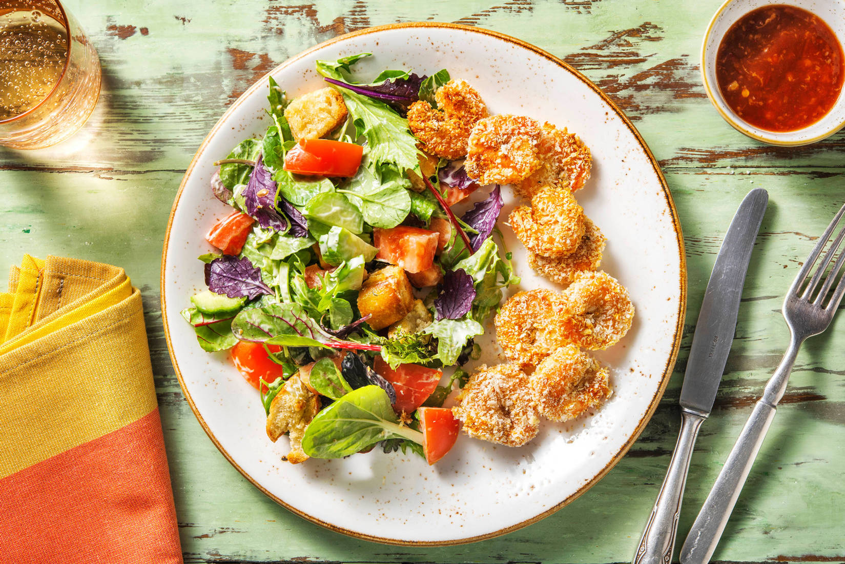 Crevettes popcorn et salade hachée