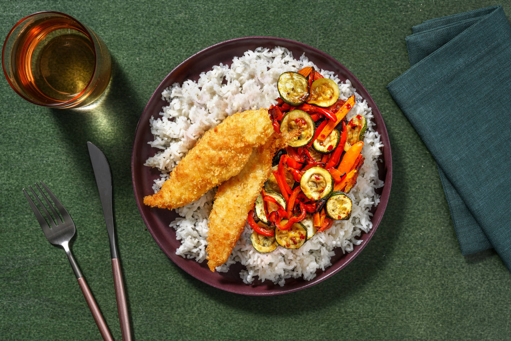 Kip met sesamkorst en geroosterde groenten