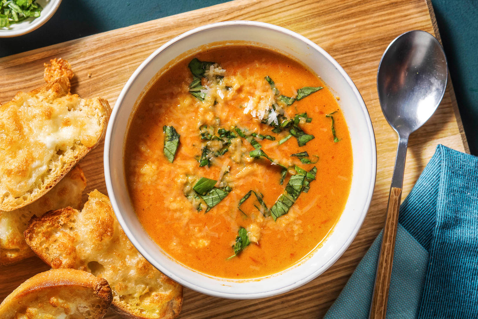 Scharfe Tomaten-Paprika-Suppe