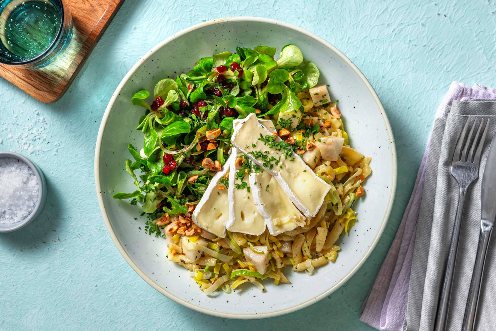 Spätzle-Birnen-Pfanne mit Camembert