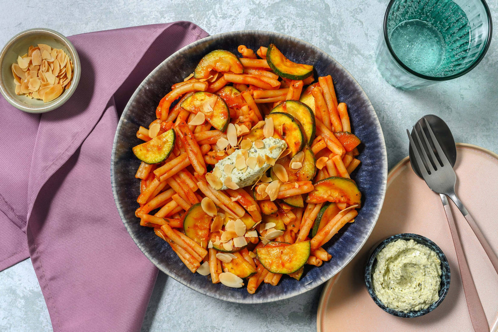 Strozzapreti mit Basilikum-Ricotta