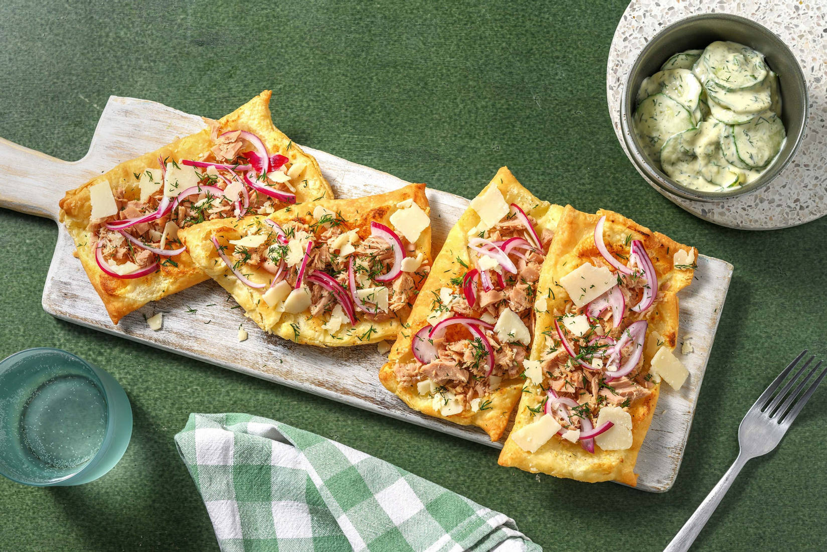 Tartelettes Tonno! mit Gurken-Dill-Salat