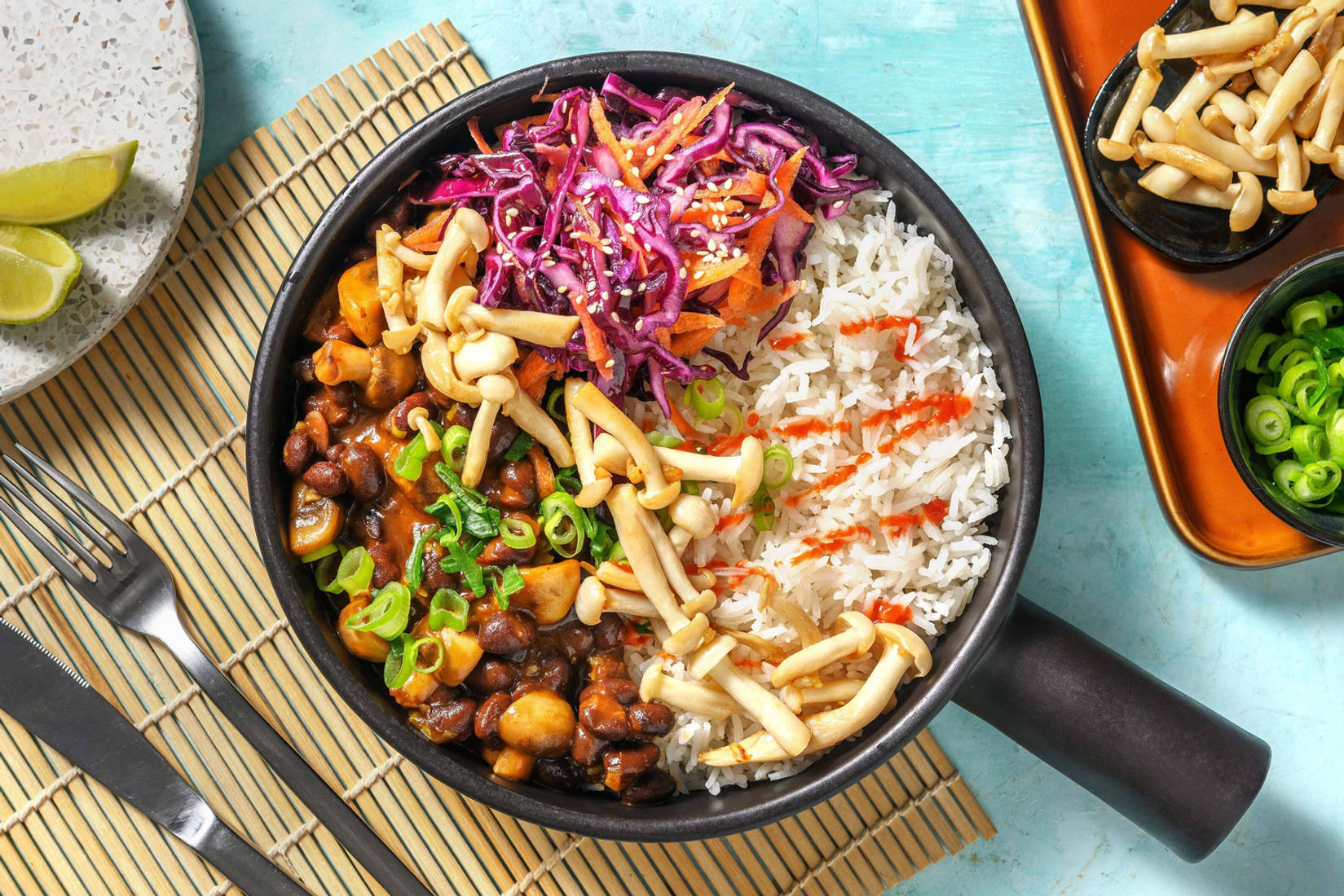 Teriyaki-Bohnen mit Rotkohl-Karotten-Slaw