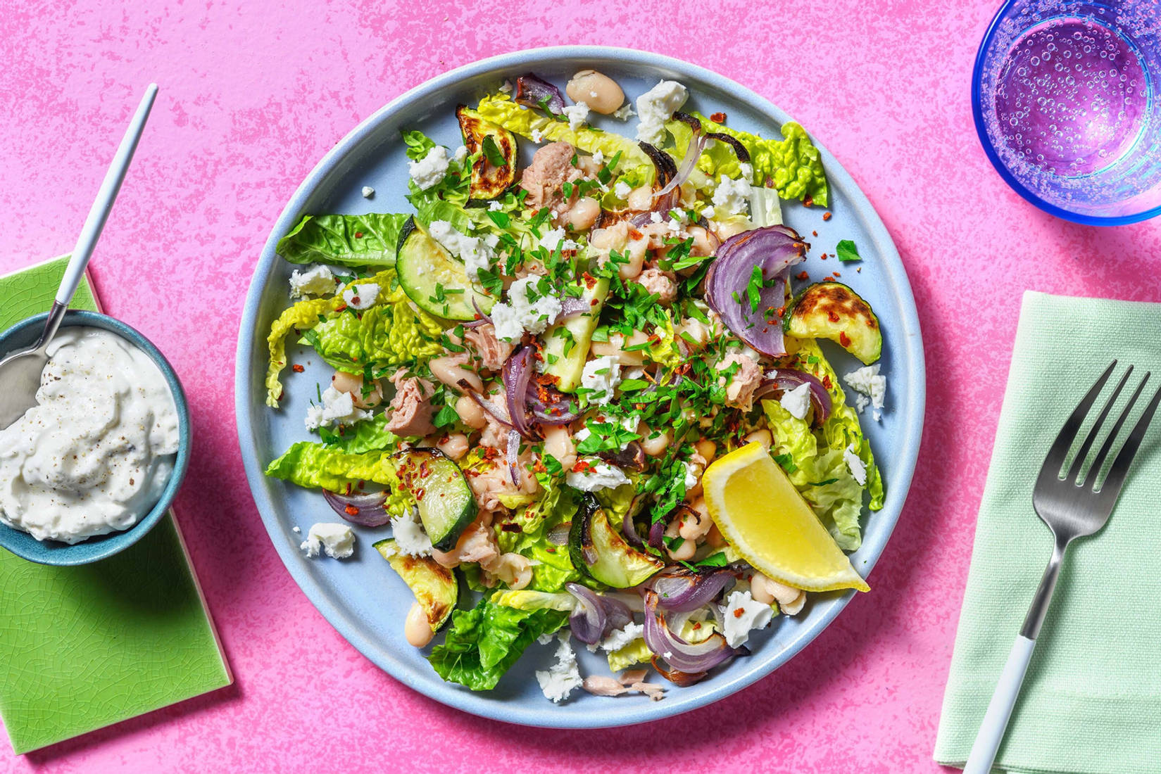 Tuna Salad mit Butterbohnen & Hirtenkäse-Knofi-Dressing