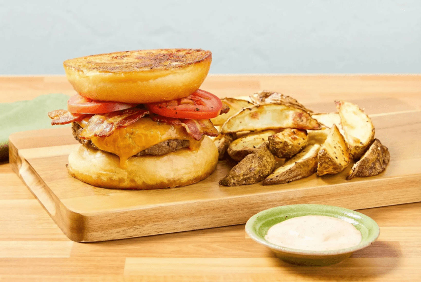 Spicy Garlic Bread Bacon Cheeseburgers