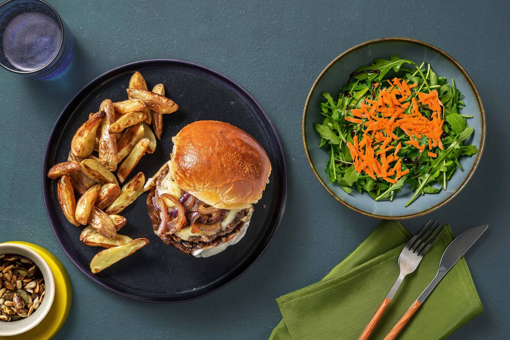 Burger de sanglier au fromage et chutney d'oignon