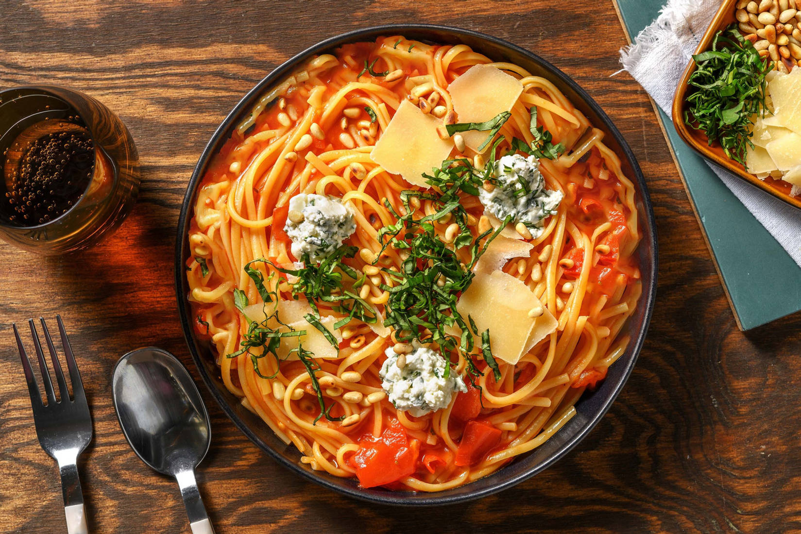 Spaghetti al Pomodore mit Frischkäse-Nocken