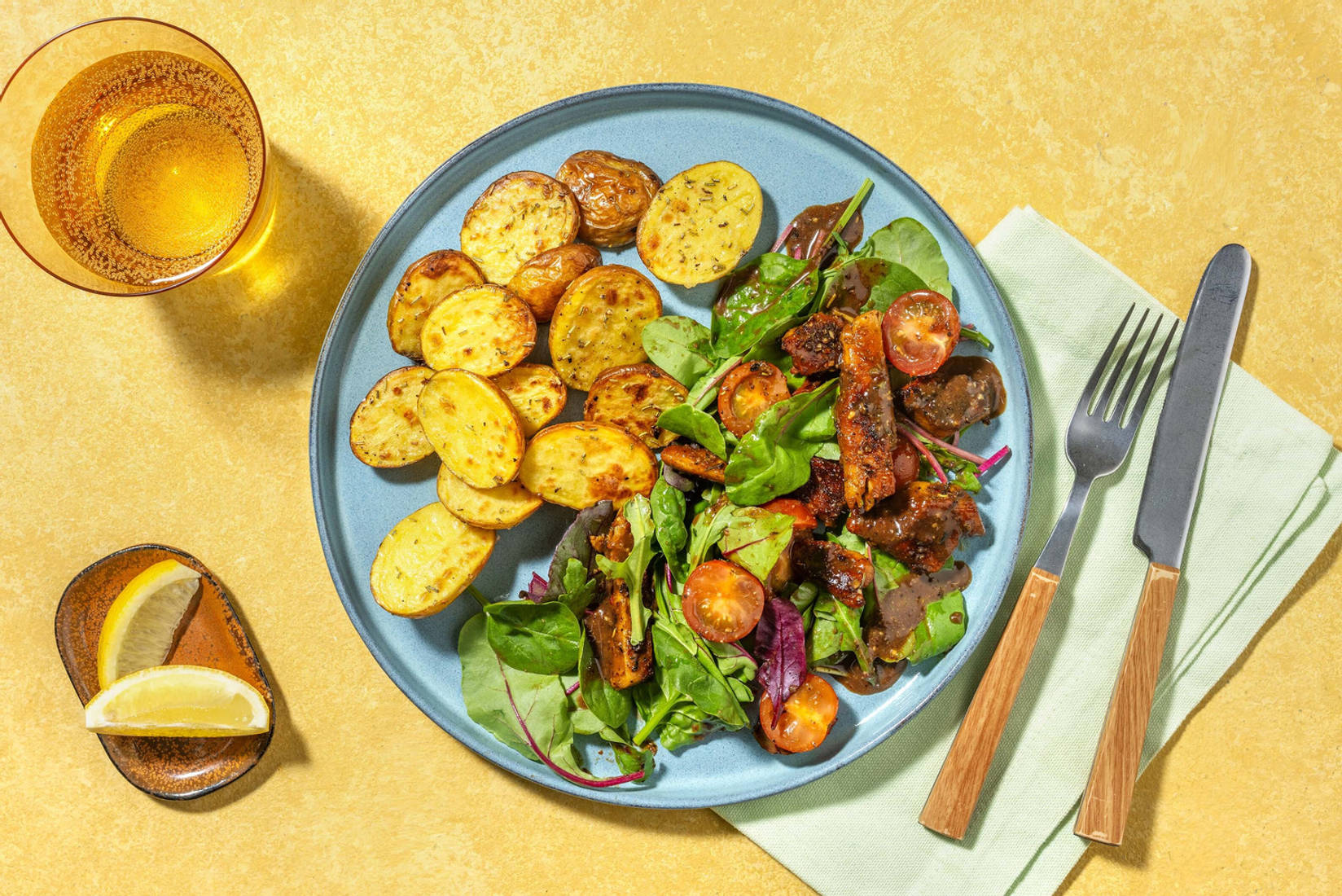 Vegane Filetstücke mit Rosmarin-Drillingen