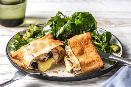 Blueberry-Balsamic Baked Brie in Phyllo Recipe HelloFresh