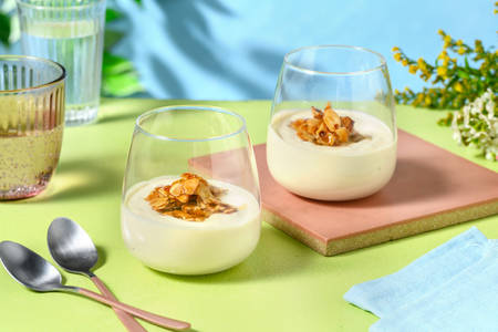LA MOUSSE & CHANCE EAU TENDRE セット White Chocolate Espresso Mousse Cups Recipe | HelloFresh