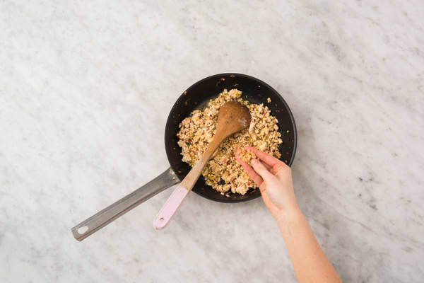 Cuire le hachis de poulet