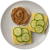 Speltwafels met pindakaas en kaas met komkommer
