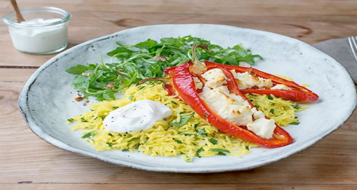 Mit Hirtenkäse gefüllte Spitzpaprika Rezept | HelloFresh