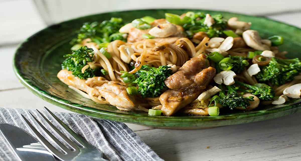 Chicken with Cashew Nuts and Yellow Bean Sauce Recipe HelloFresh