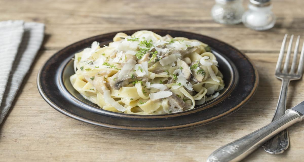 Creamy Mushroom Linguine with Tarragon, Lemon and Parmesan Recipe ...