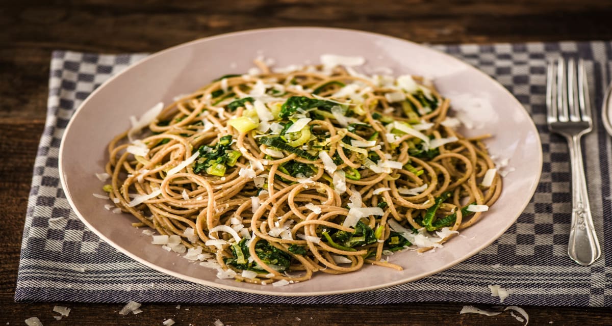 Spaghetti integrale met spinazie-preisaus en grana padano Recept ...