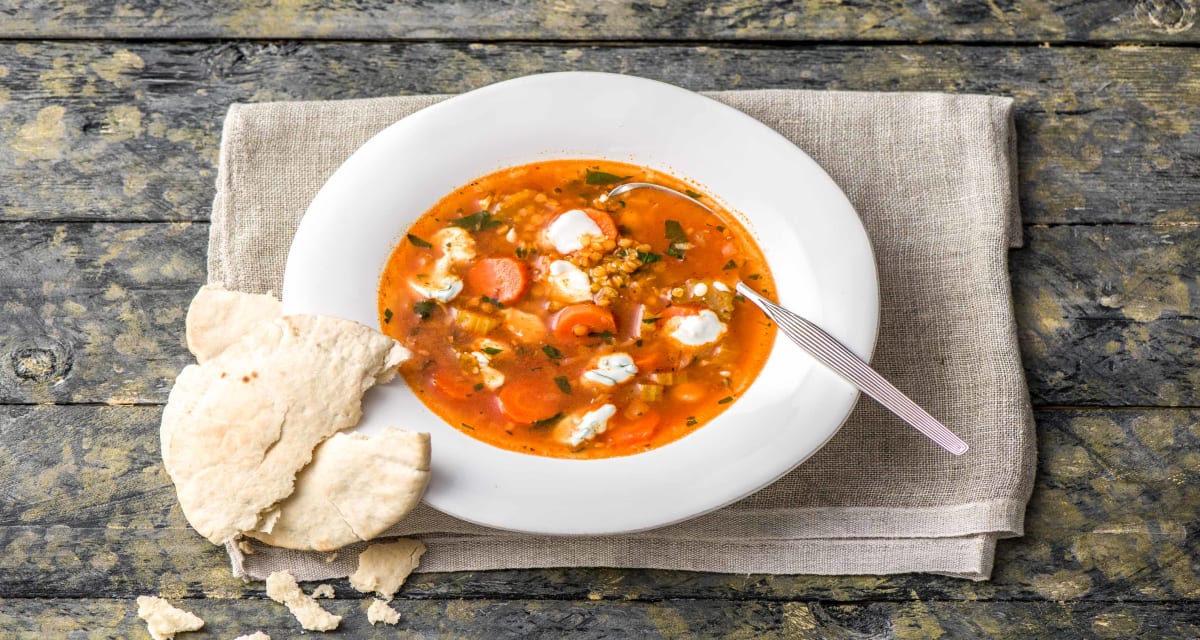 Türkische rote Linsen-Suppe mit Minz-Joghurt Rezept | HelloFresh
