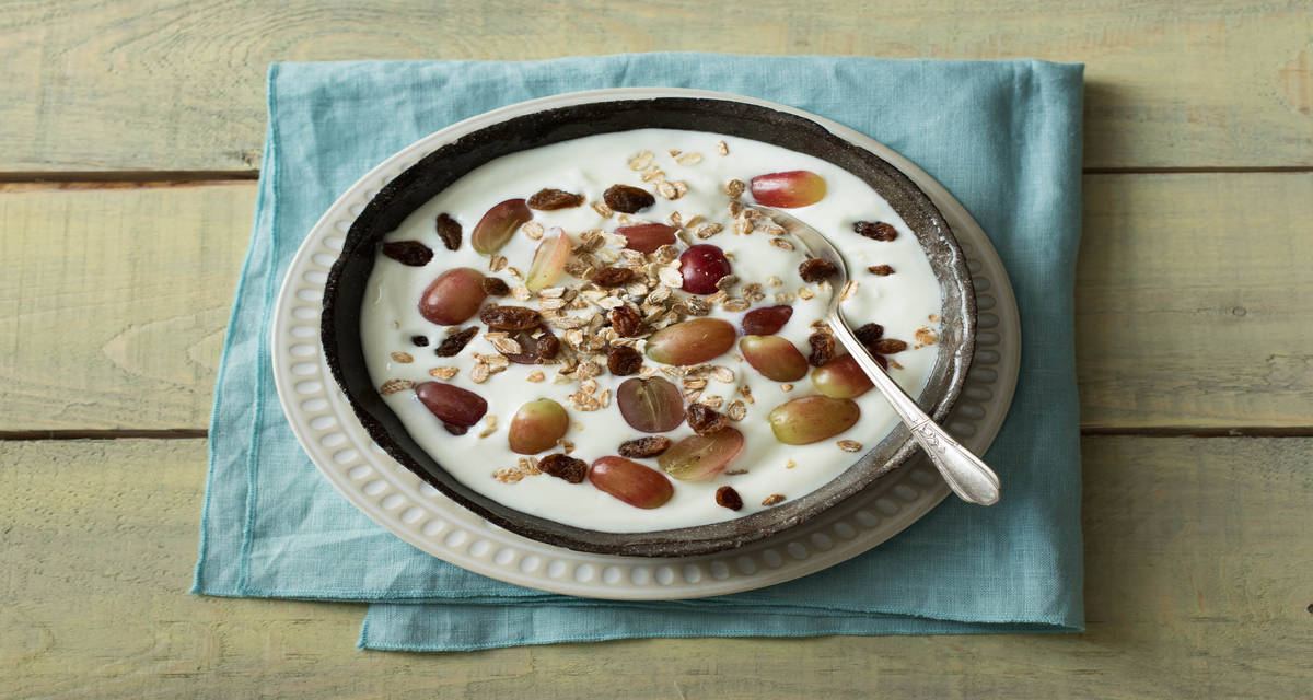 Yaourt maigre aux raisins rouges et au muesli