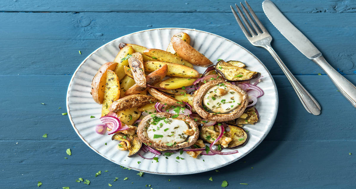 Portobellos au four accompagnés de fromage de chèvre et de noix