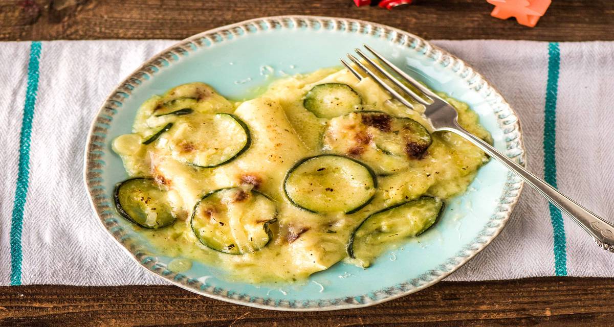 Lasagne aux herbes fraîches et au grana padano Assaisonnée au thym, à l’origan et à la sauge