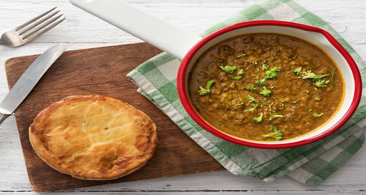 Croustade aux épinards et à la feta, soupe piquante aux brocolis et aux lentilles