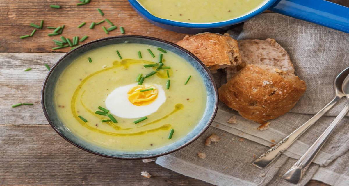 Soupe fenouil-poireau, œuf mollet et pain aux noix Parfait pour se réchauffer