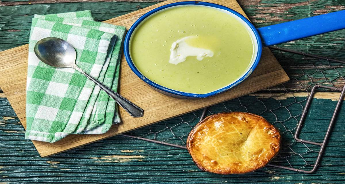 Chou Pointu Soupe Chou Kale Poireau Saucisse De Porc Fermière Et