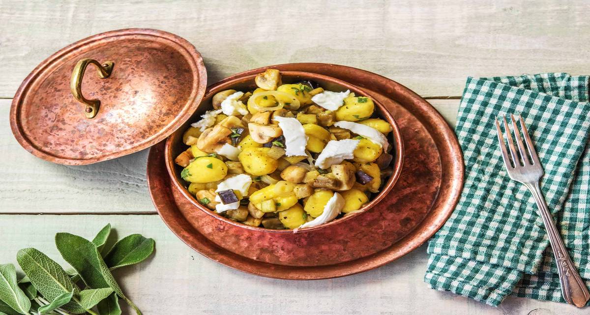 Gnocchis crémeux à la mozzarella de bufflonne Avec de la sauge et de l’aubergine
