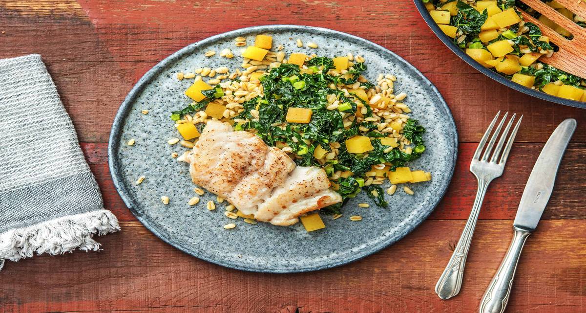 Filet de merlu à l'orge perlée et chou palmier Au chou-rave et aux épices parfumées