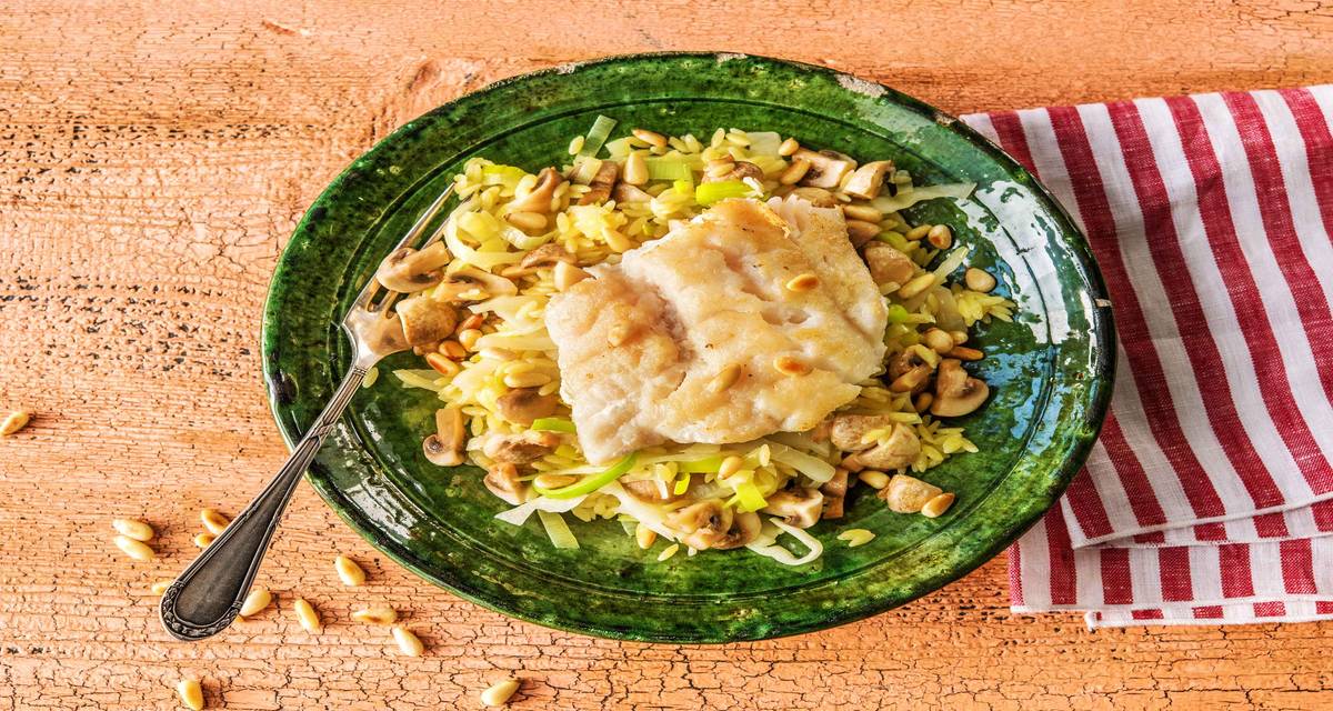 Orzo au cabillaud et aux champignons Aux pignons de pin croquants