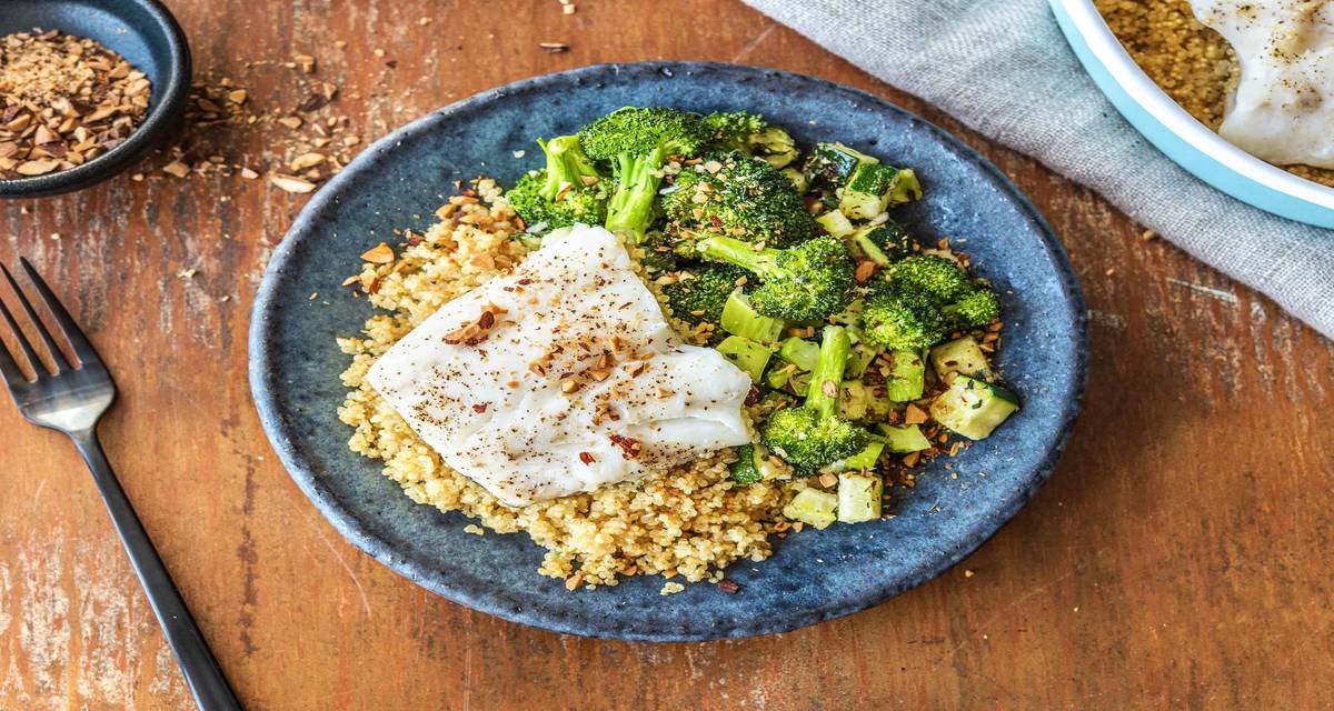 Skrei à l'étuvée au quinoa Avec des herbes fraîches