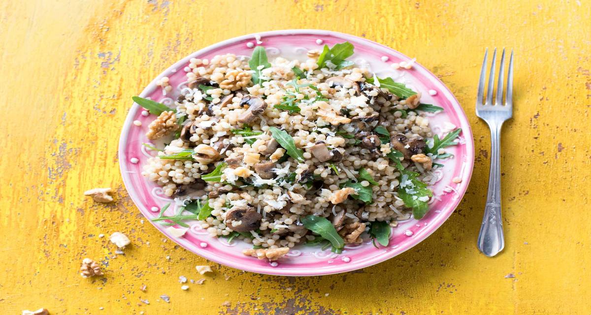 Couscous perlé aux champignons À la roquette et aux noix
