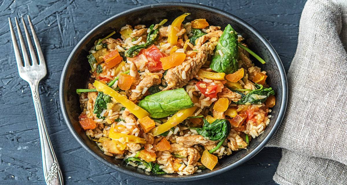 Plat de lentilles au shawarma de dinde Avec des épinards et du riz cargo