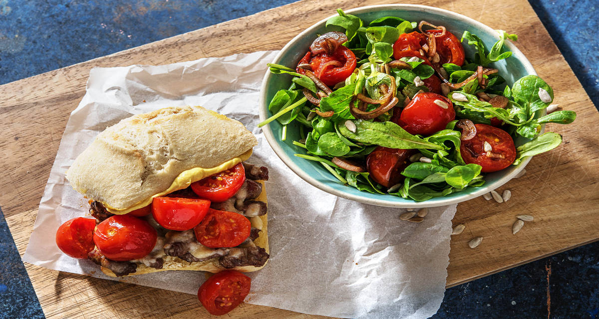Steak sandwich au provolone Avec une salade bien fraîche