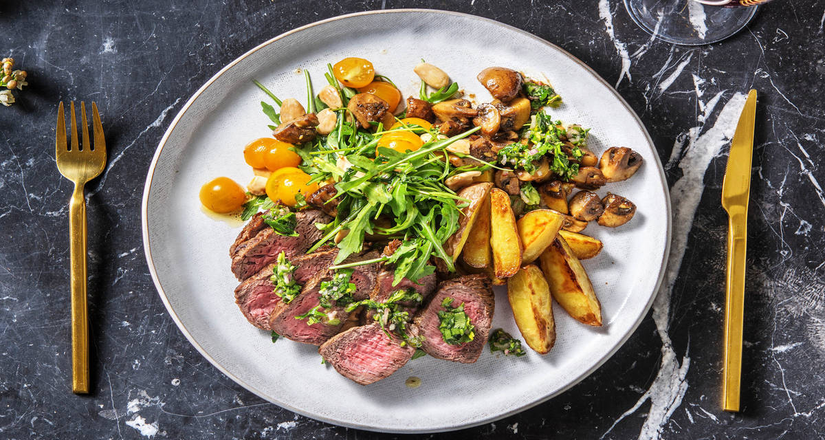 Steak sauce chimichurri et pommes de terre Cette recette Premium est prête en un rien de temps !