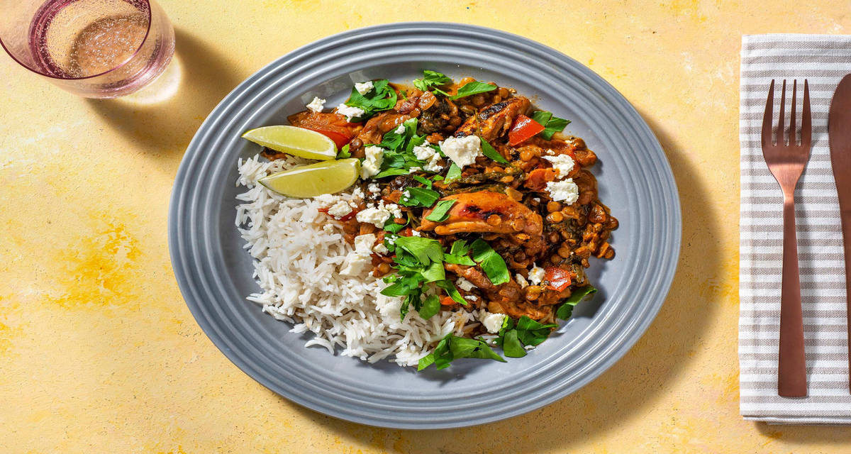 Émincés de cuisse de poulet au curry rouge relevé et fromage grec épinards, lentilles et riz basmati