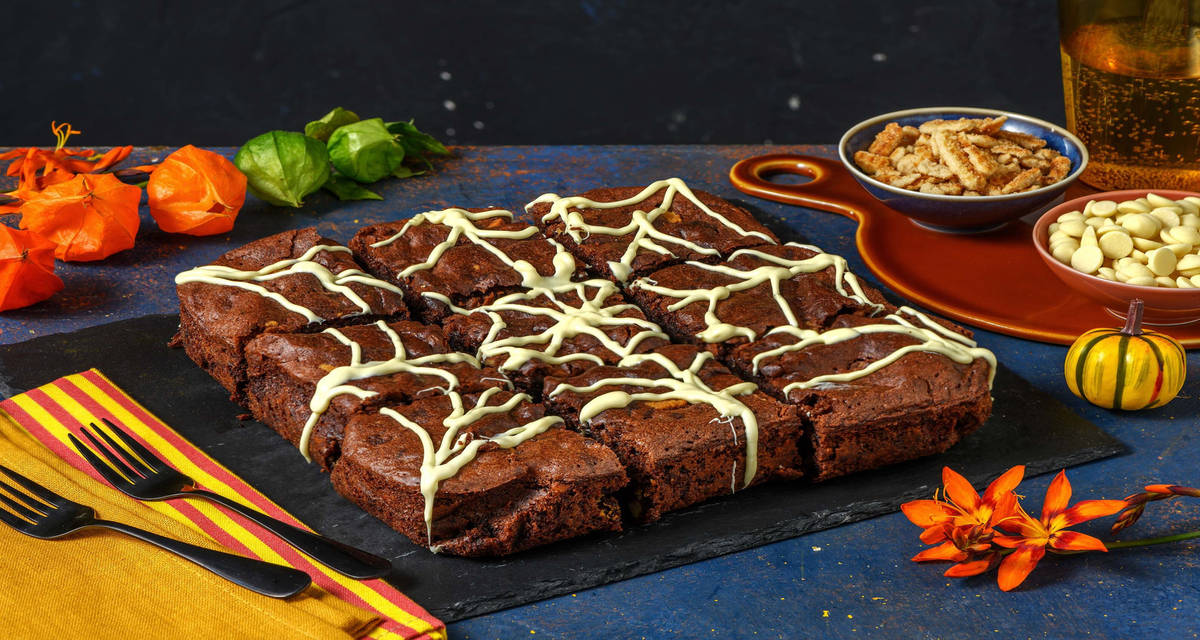 Brownies toiles d’araignées au chocolat blanc et noisettes 9 parts | À cuisiner à la maison avec des ingrédients frais