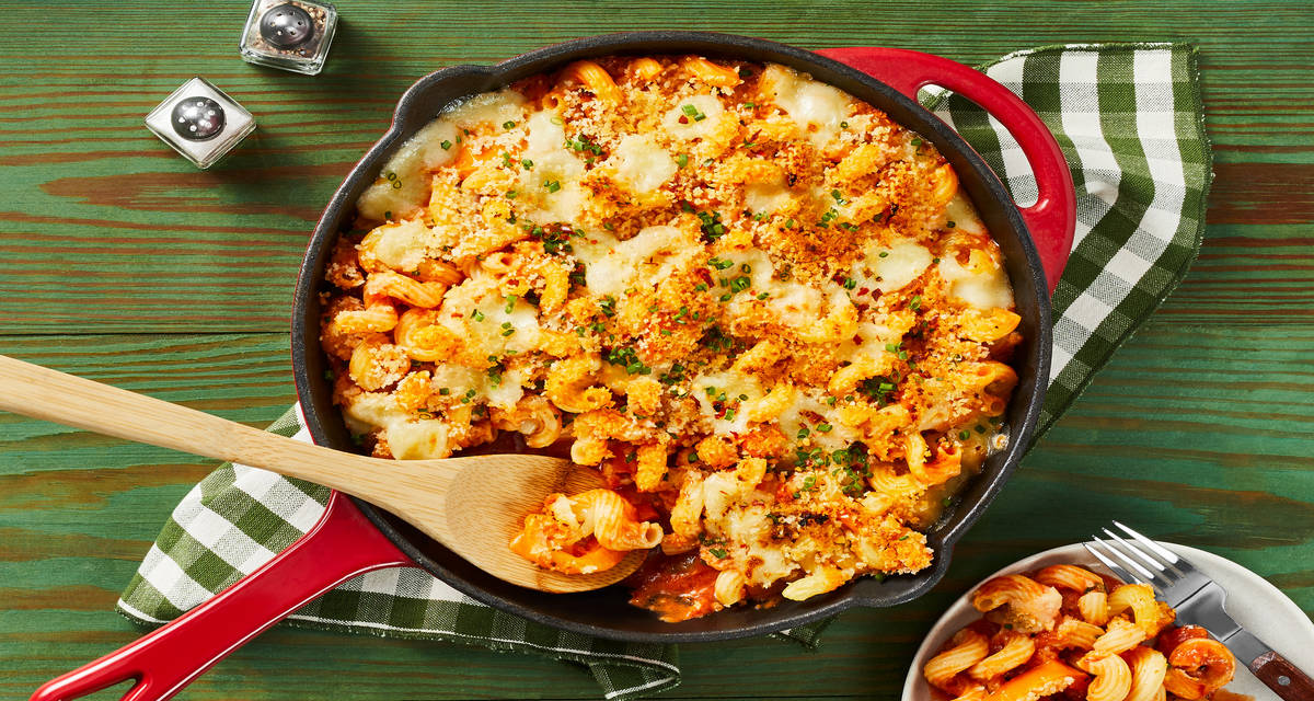 Chicken & Pepper Cavatappi Milano with Fresh Mozz, Crispy Panko & Chives